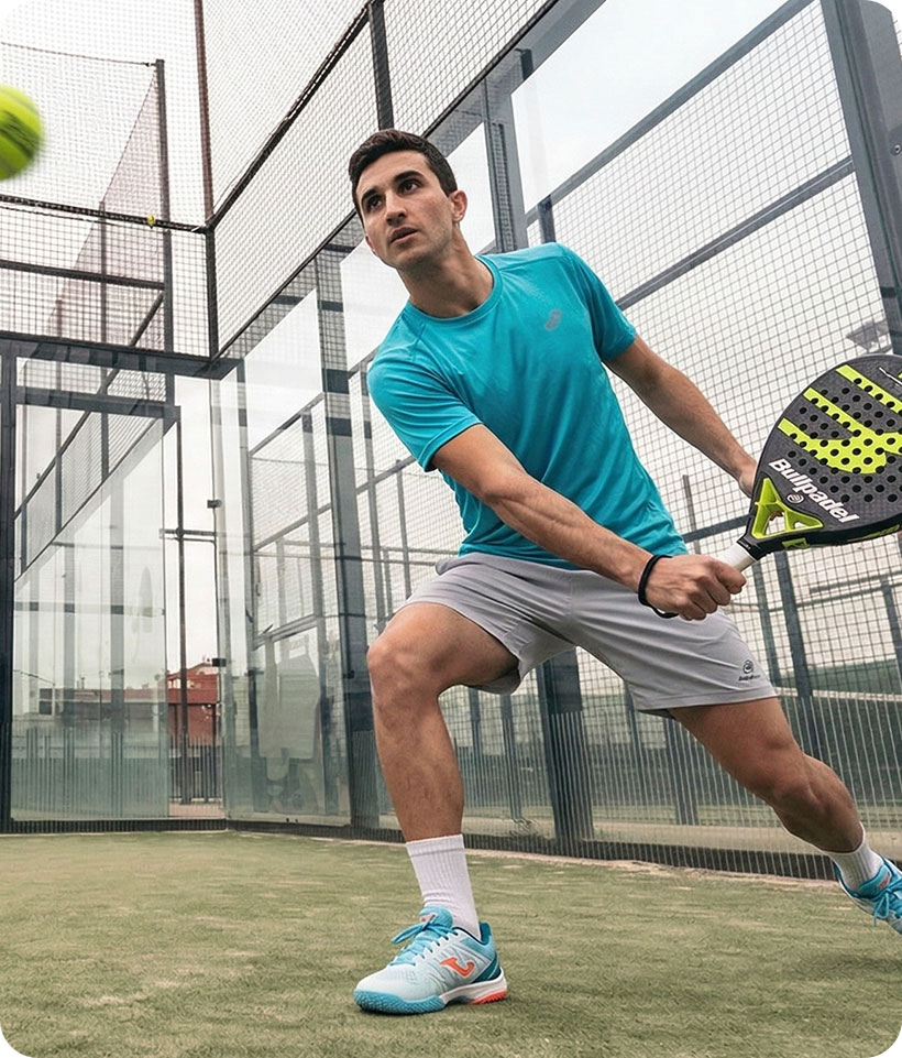 Lightweight padel rackets